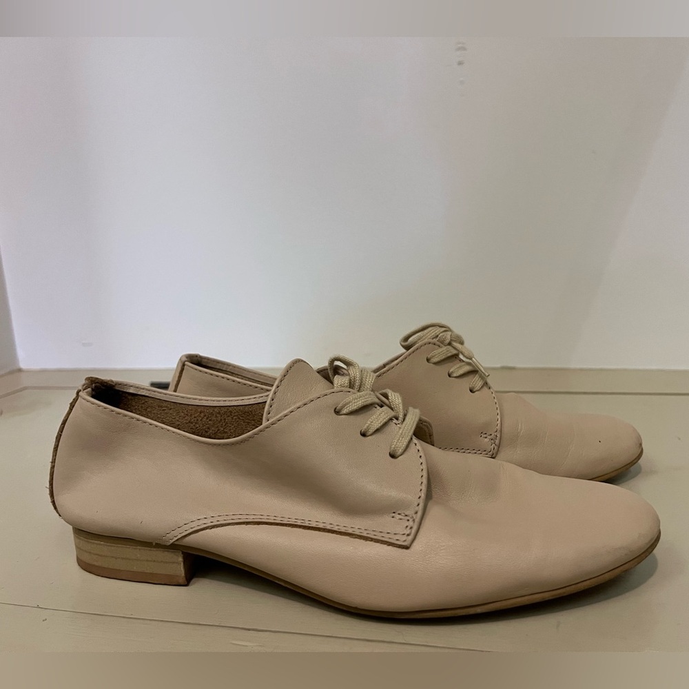 Intentionally Blank Oxford Loafers (Cream/Light Pink)